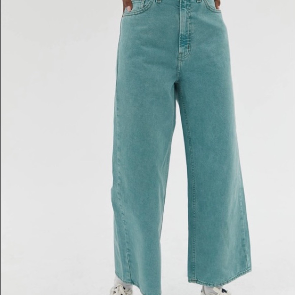 BDG High & Wide size 24 jeans